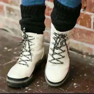 Universal Thread Womens Hiking Boots White Ankle Lace Up Size 6 outdoor travel